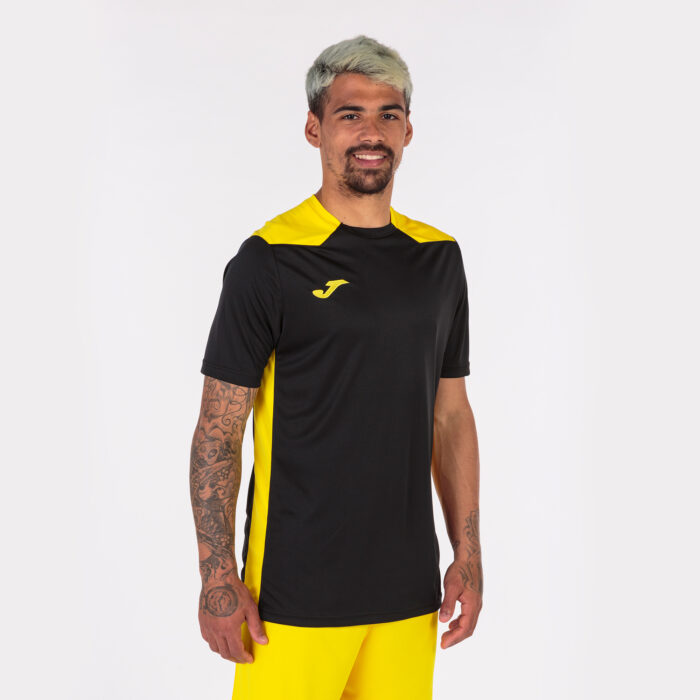 CAMISETA MANGA CORTA CHAMPIONSHIP VI NEGRO AMARILLO