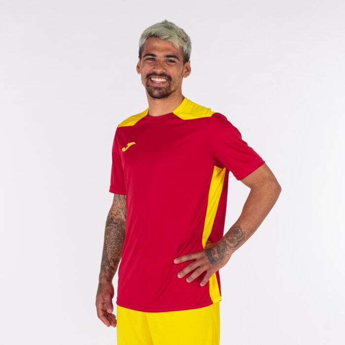 CAMISETA MANGA CORTA CHAMPIONSHIP VI ROJO AMARILLO